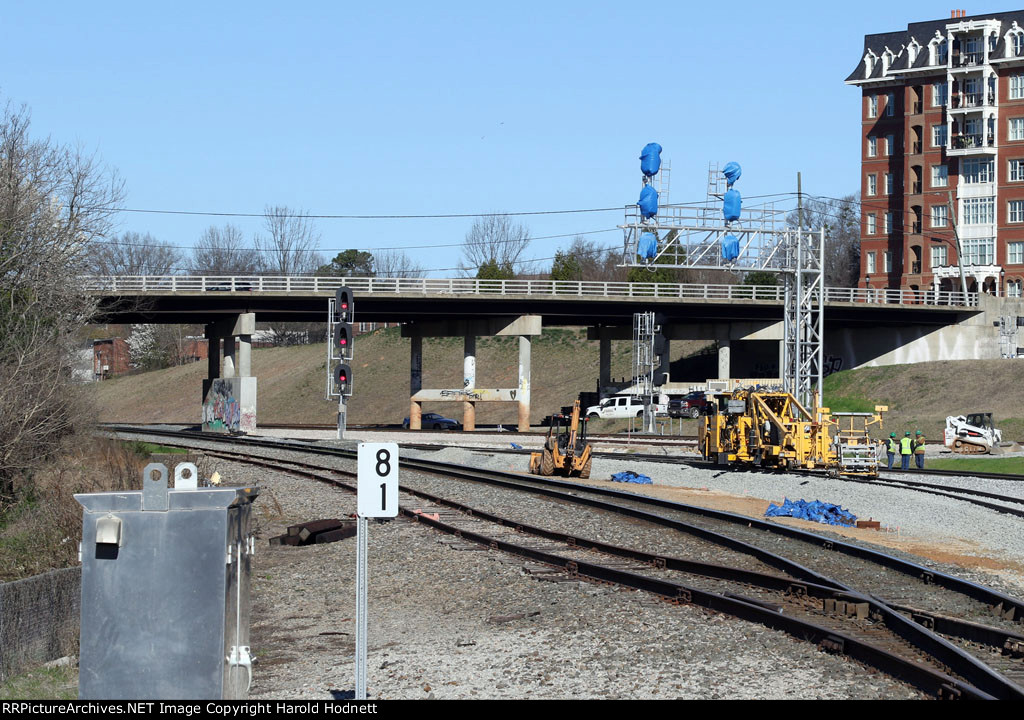 View at the 81mp on the "H" line looking towards Boylan Jct